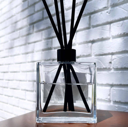 Relax and Unwind | Reed Diffuser | Clear Bottle with Reeds